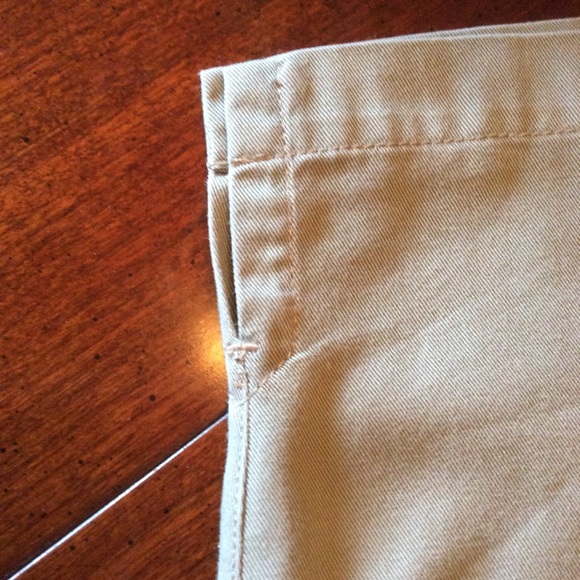 Green Capri pants - Picture 5 of 6